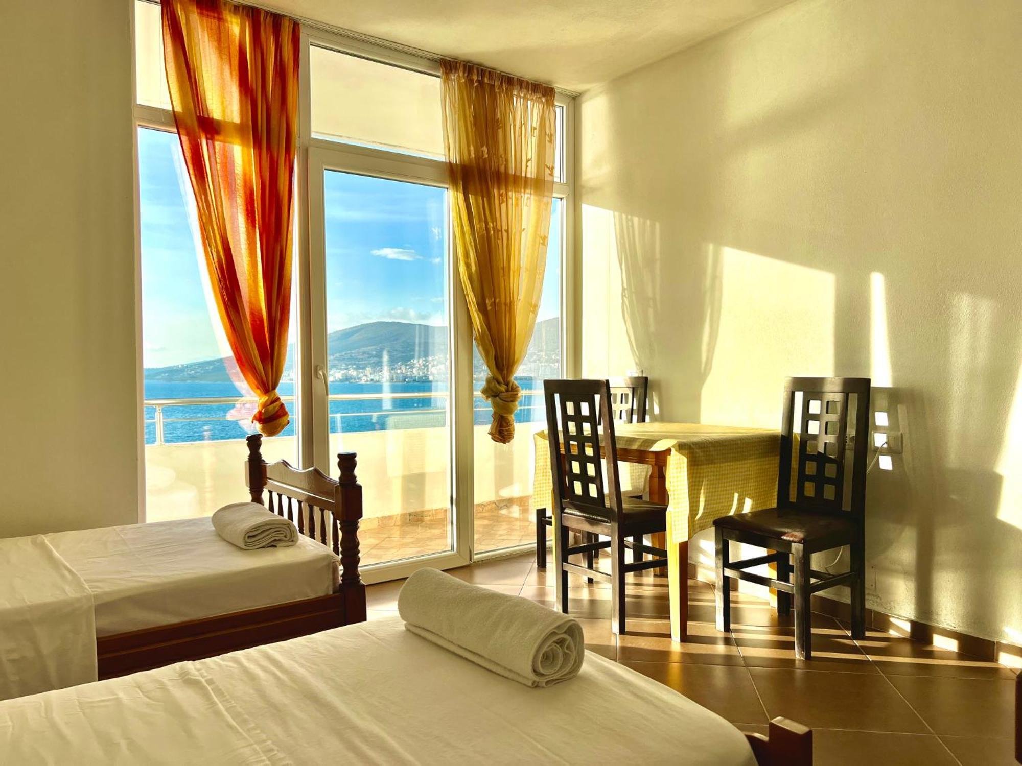Redi'S Seaview Apartments Sarandë Exterior foto