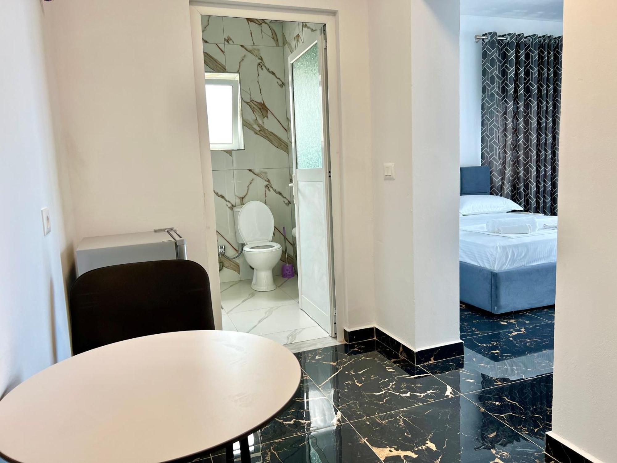 Redi'S Seaview Apartments Sarandë Exterior foto